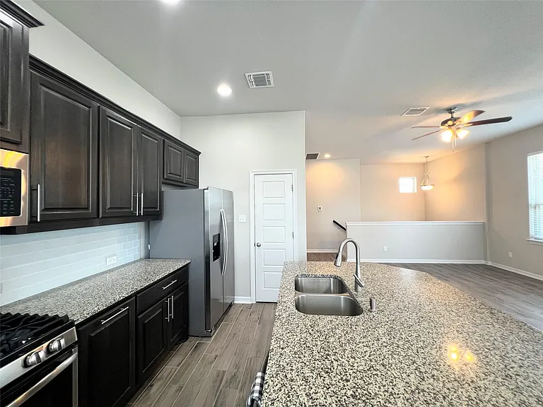 2101 Dillon Pond Ln #B — Photo 8