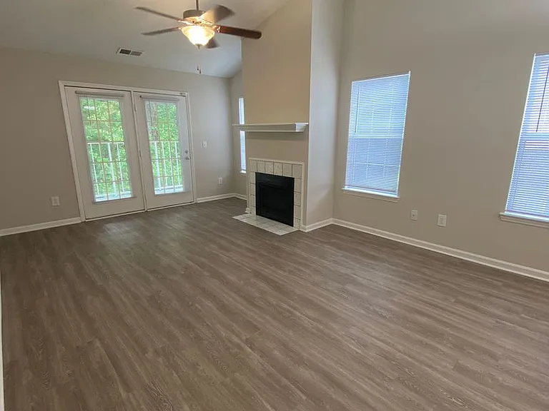 Meridian Park Apartments — Photo 342