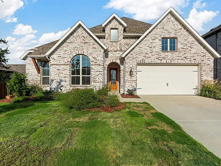 4 bed, 2867 sqft, $2,995 — Photo 1