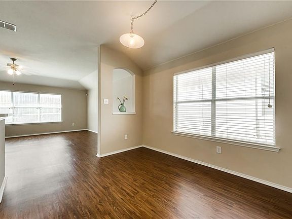 4th image of 13313 Evergreen Dr