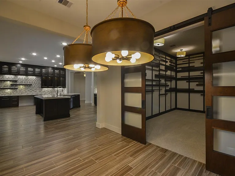 5911 Vineyard Creek Ln — Photo 24