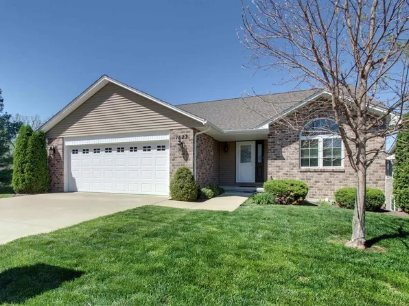 1122 Stone Crest Villa Dr, Quincy, IL 62305