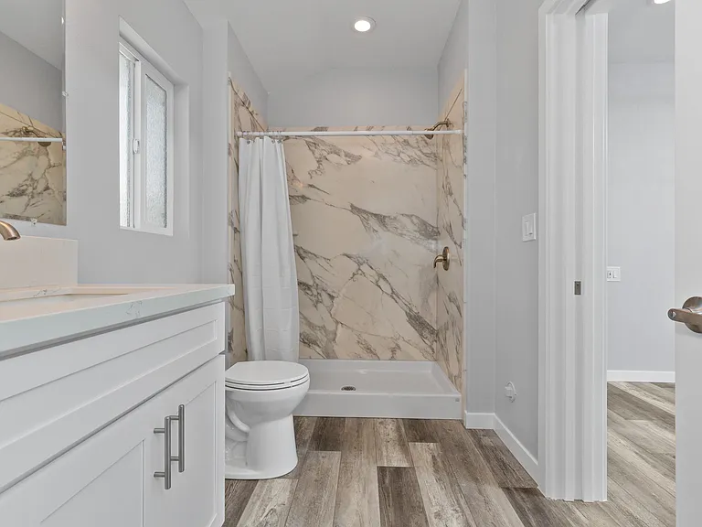 831 E Hoover Ave — Photo 40