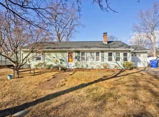 1722 Carew St, Springfield, MA 01104