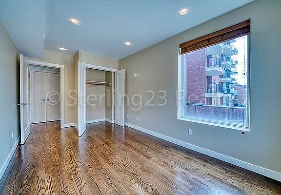 4th image of 27-04 Hoyt Ave S #5C
