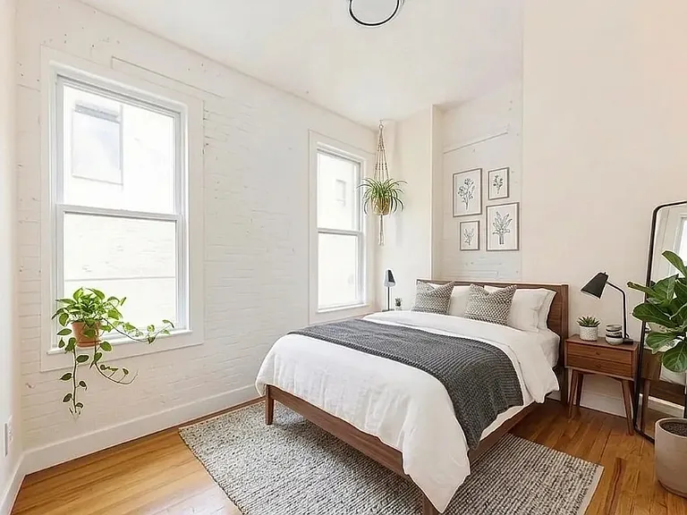 338 W 17th St #2C — Photo 5