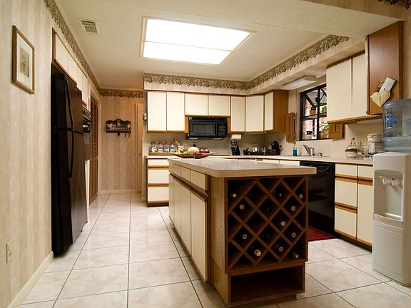 center island kitchen