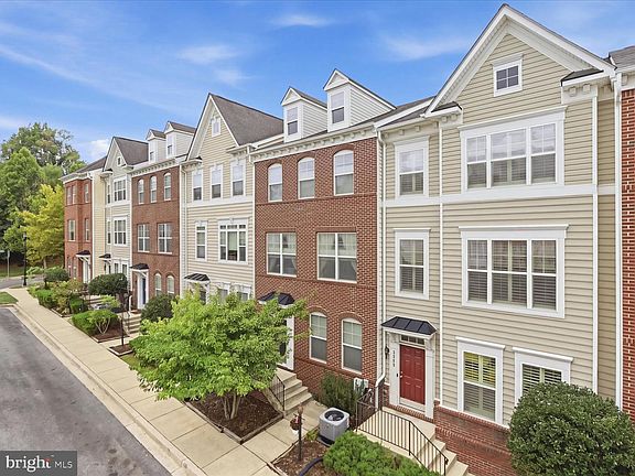 2nd image of 4960 6th St NE