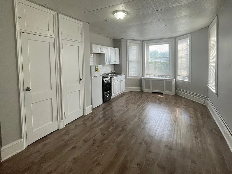 1230 W Allegheny Ave #2R — Photo 3