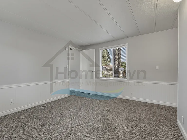 468800 N Highway 95 #15 — Photo 8