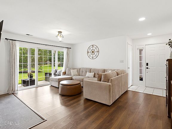 5th image of 135 Pierce Drive
