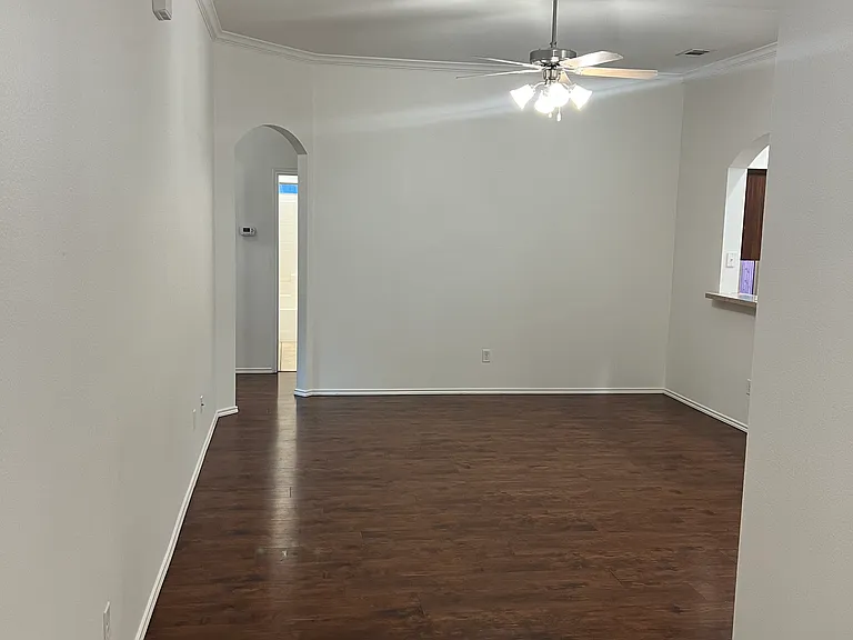 2956 Stockton St — Photo 2