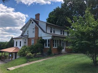 1588 Freeport Rd, Kittanning, PA 16201