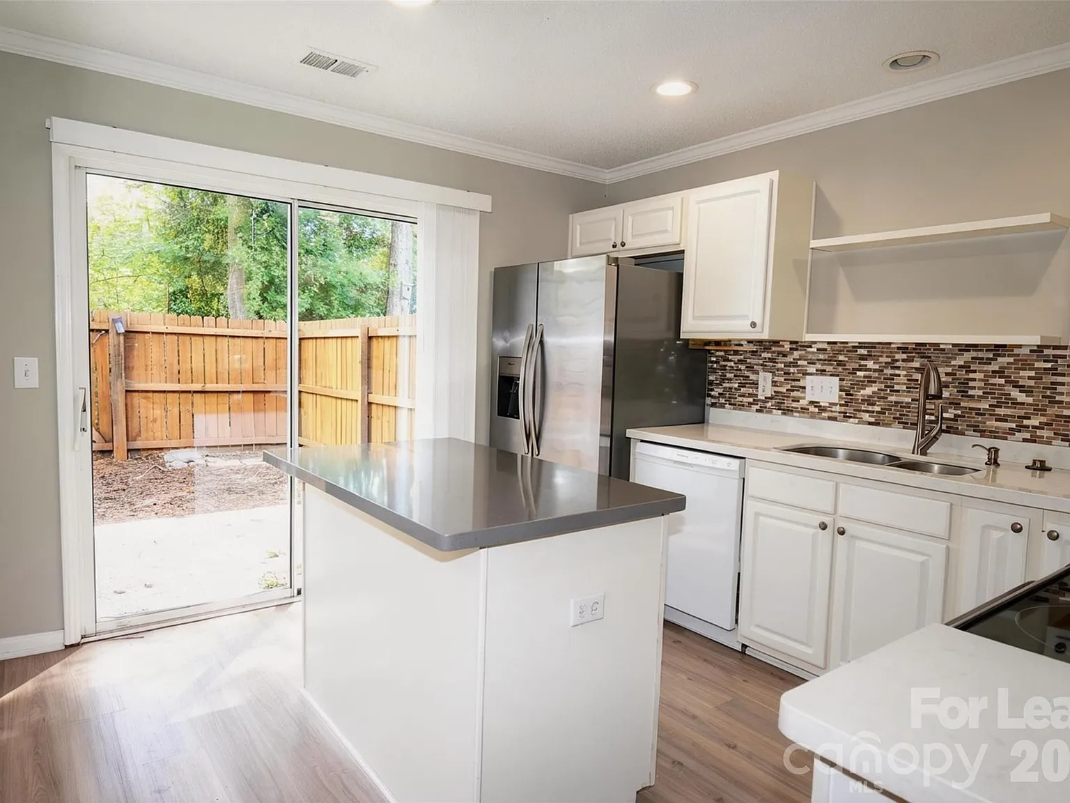 2 bed, 2.5 bath, 1325 sqft, $1,795 — Photo 2