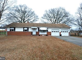 211 Magnolia Rd, Pemberton, NJ 08068