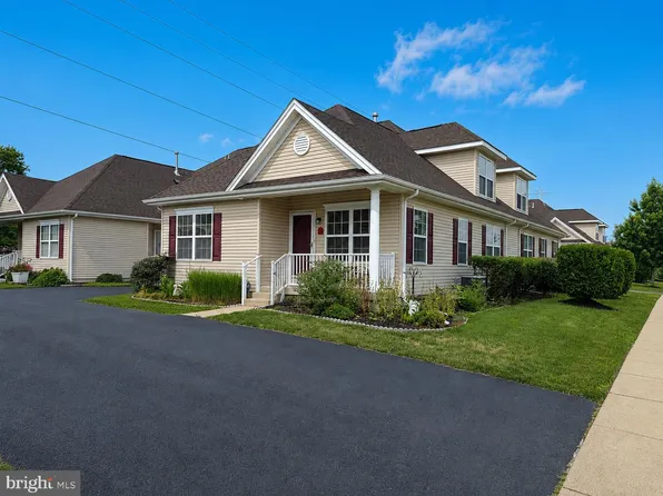 402 Emerson Ct, Clementon, NJ 08021