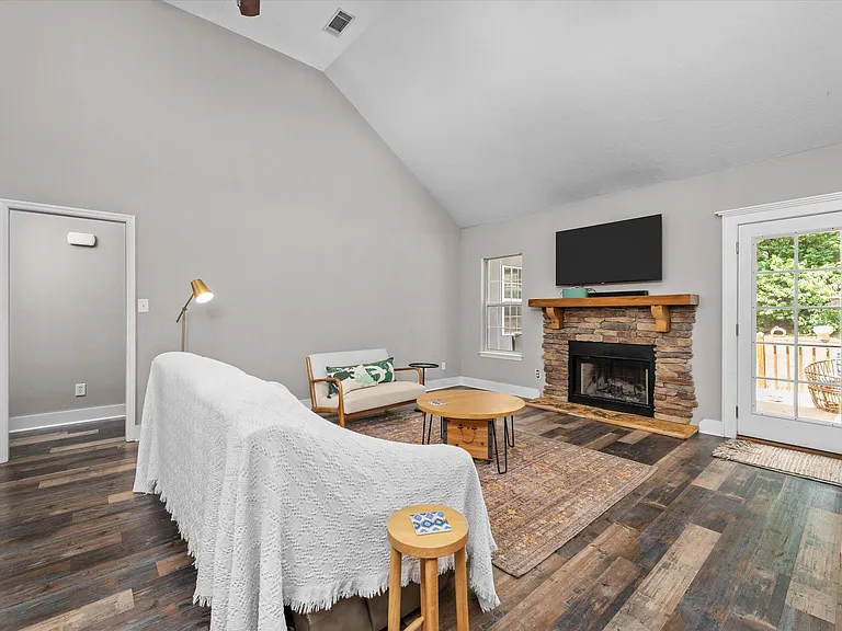 4139 Quinn Dr — Photo 4