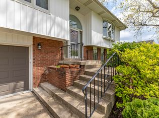 701 N Oriole Ct, Griffith, IN 46319