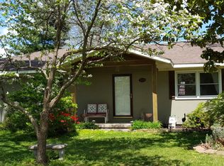 7225 W Matterdale Ln, Springfield, MO 65803