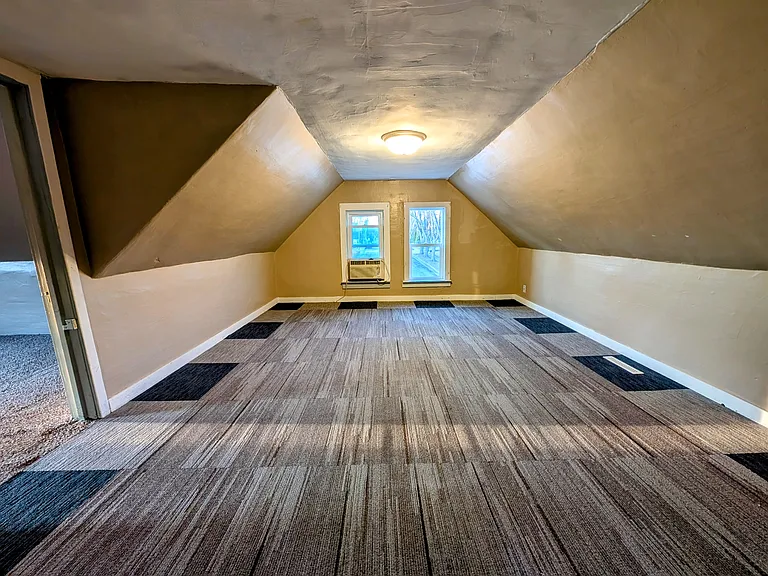 304 Oak Ave SW — Photo 9