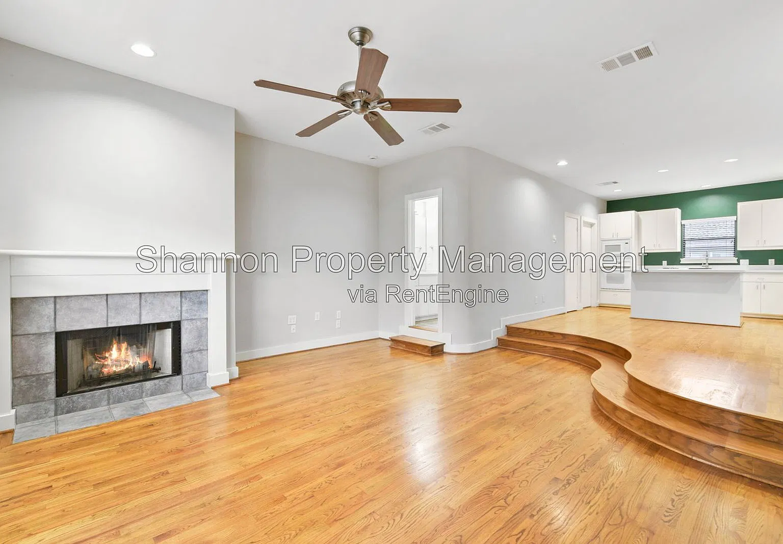 3 bed, 3.0 bath, 2412 sqft, $2,900 — Photo 1