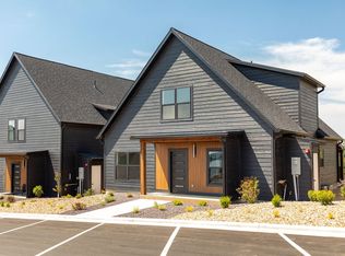 270 Poolside Pass #8, Hollister, MO 65672