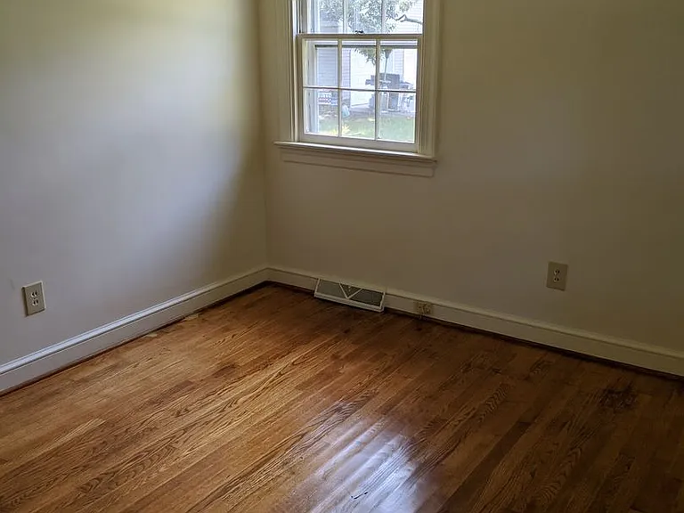 318 Jasper Ln — Photo 16