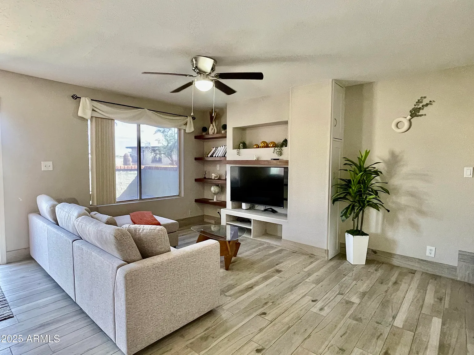 2 bed, 1.5 bath, 967 sqft, $2,900 — Photo 3
