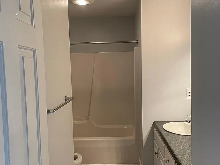 1720 Clay Dr — Photo 32