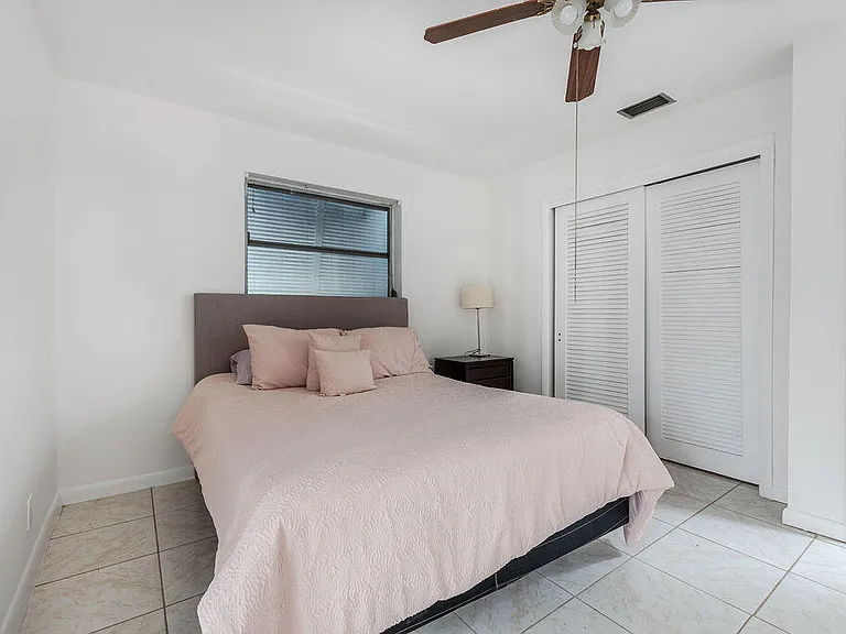 3400 NW 39th Ave — Photo 16