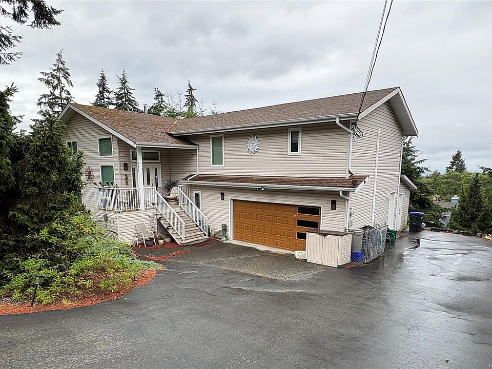 1st image of 7492 Clark Cres