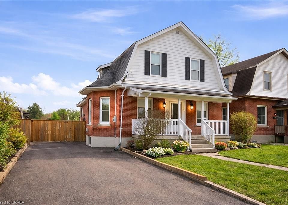 1st image of 8 Carlyle St