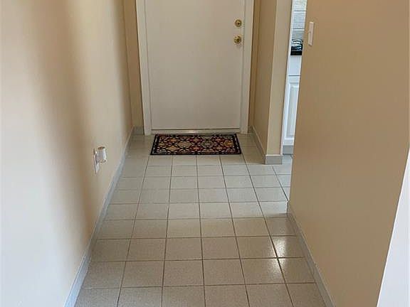 3rd image of 12 Vista Palm Ln