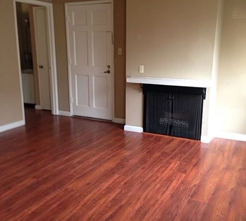 3rd image of 707 13th St APT 06
