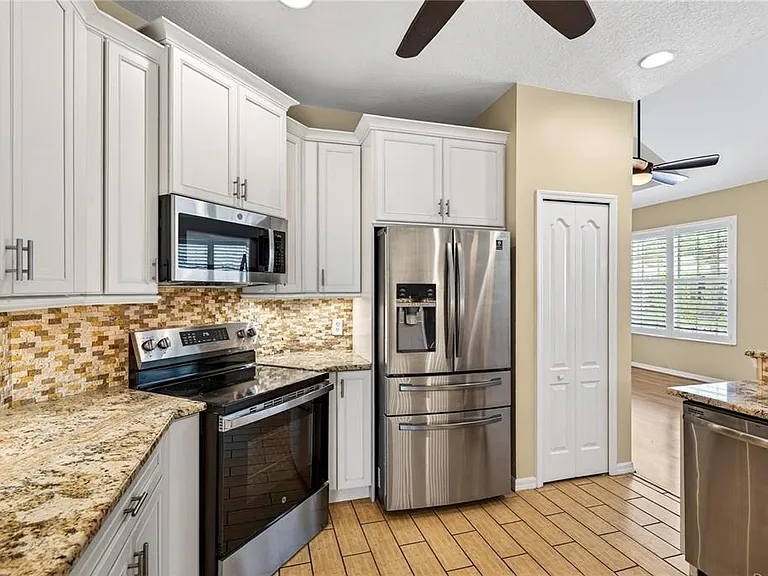10801 Spring Mountain Pl — Photo 16