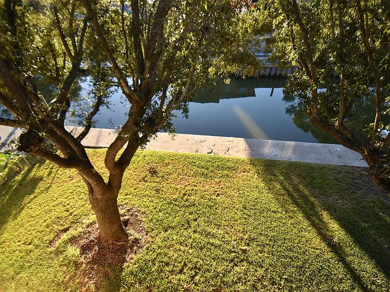 82 Harbor Ln — Photo 33