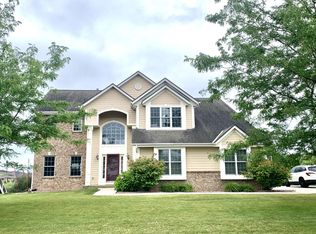 S97W13927 Stonebridge Way, Muskego, WI 53150