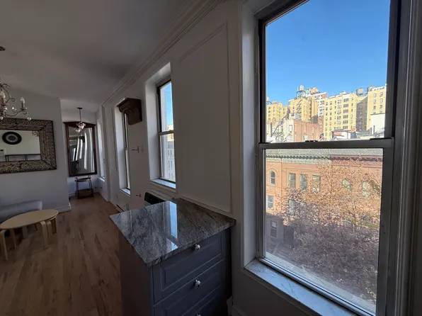 320 West 84th Street image 5 of 21