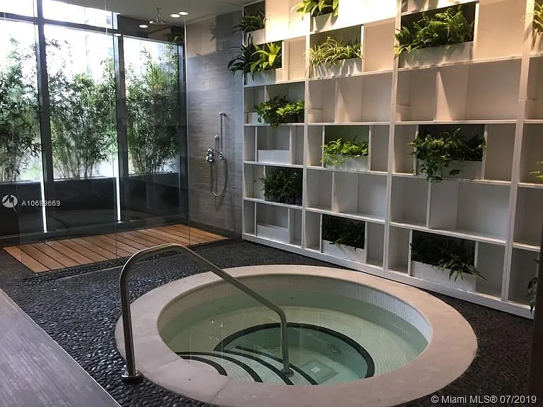 55 SW 9th St #30 — Photo 11