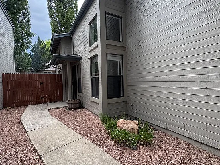 4130 E Spring Meadows Cir — Photo 2