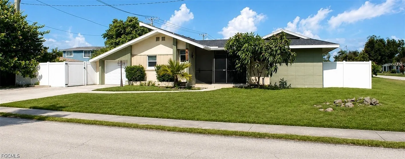 4 bed, 3.0 bath, 2922 sqft, $2,900 — Photo 2