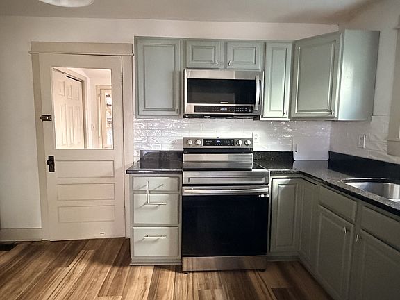4th image of 933A Spain Ave