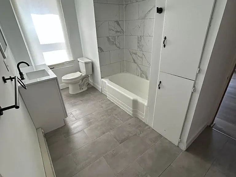 423 W 4th St #UNITA — Photo 1
