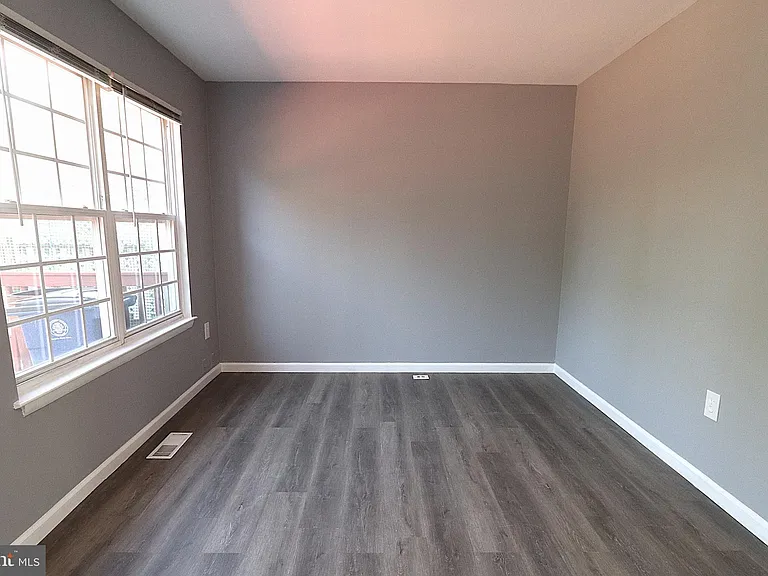 18365 Honeylocust Cir — Photo 5