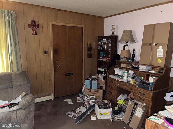 5th image of 22 Monroe St