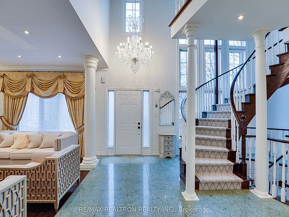 5th image of 117 Theodore Pl