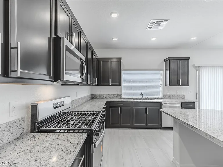 5733 Tioga Way — Photo 8