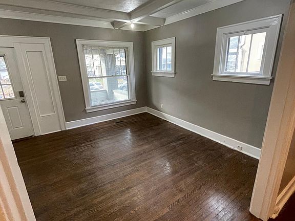4th image of 3935 N Park Ave