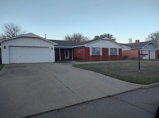 2211 W Holly Ave, Duncan, OK 73533
