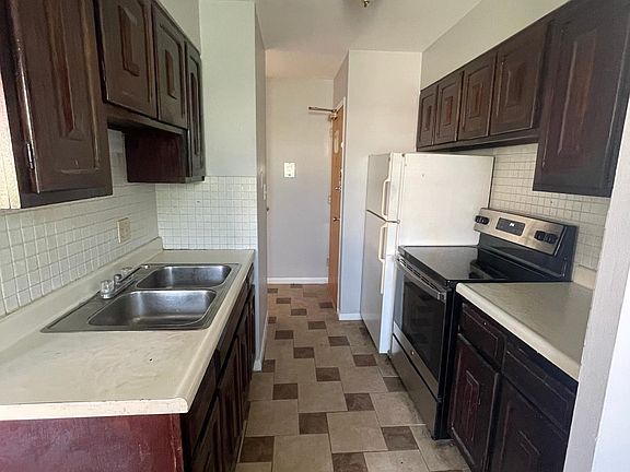 2nd image of 5920 N Kenmore Ave APT 503